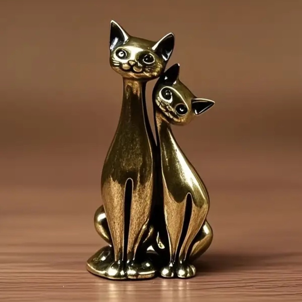 Cats - Picture 3 of 5